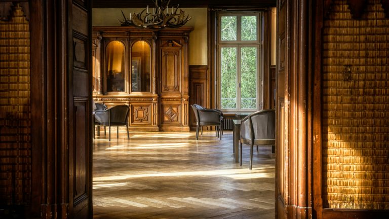 Parquet brut en chêne : une base noble pour toutes vos finitions !