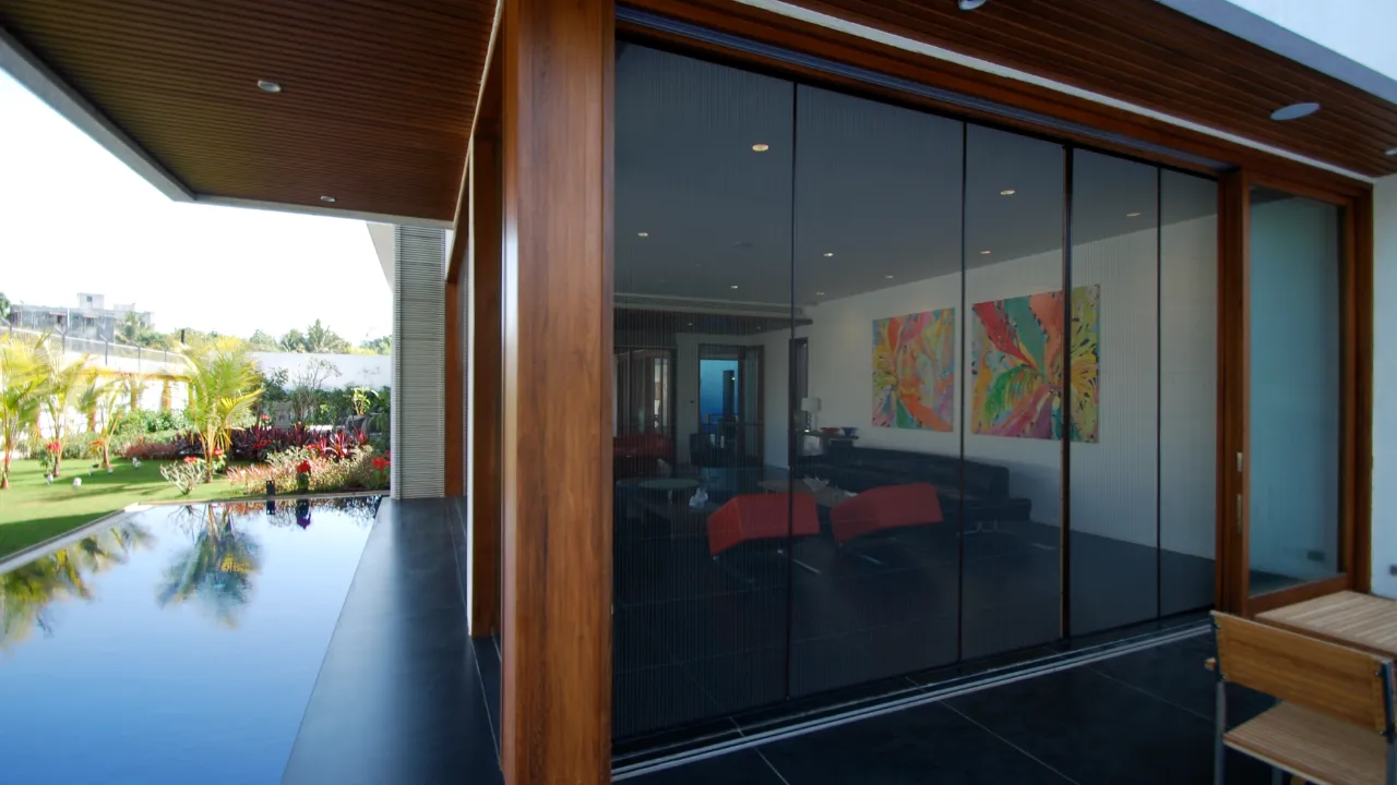 Maison ouverte sur l'extérieur et lumineure