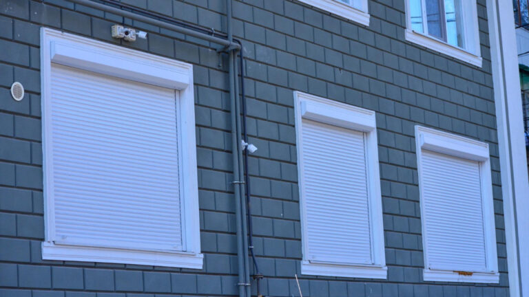 Volets coulissants : allier modernité et élégance pour votre façade !